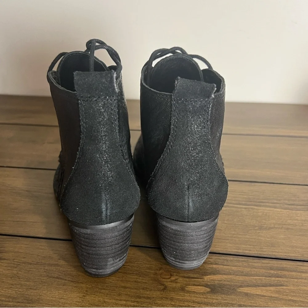 Fanylrobin + Free people  black leather lace up heeled ankle booties size 7